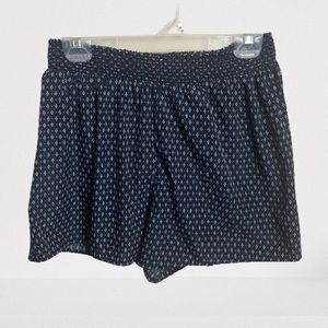 Forever 21 Black Patterned Stretchy Large Shorts